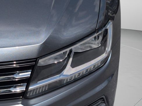 Used 2021 Volkswagen Tiguan S image 13