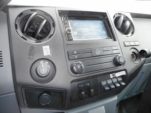 Used 2014 Ford F250 XL image 25