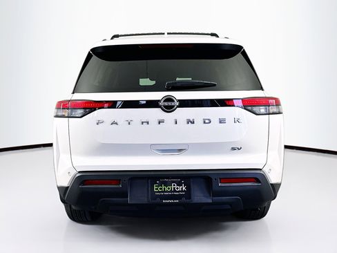 Used 2024 Nissan Pathfinder SV image 7