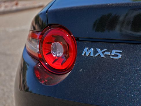 Used 2026 MAZDA MX-5 Miata Grand Touring w/ Weather Package RWD image 18