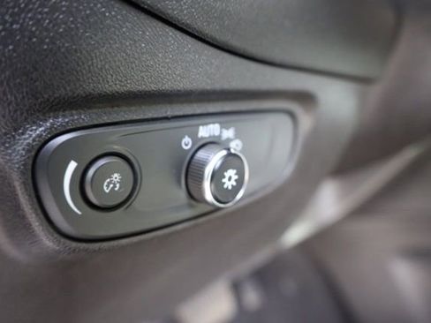 Certified 2022 Chevrolet Equinox LT image 18