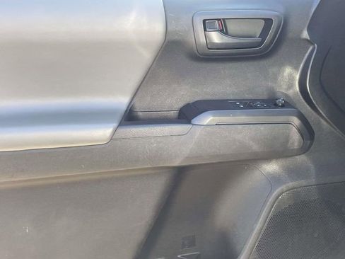 Used 2020 Toyota Tacoma SR RWD image 13