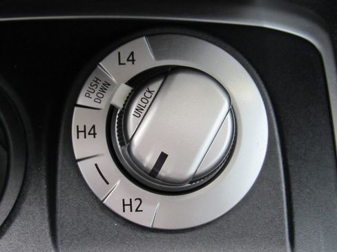 Used 2018 Toyota 4Runner SR5 Premium image 27