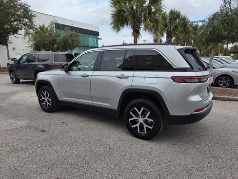 Certified 2024 Jeep Grand Cherokee Limited w/ Luxury Tech Group II AWD/4WD image 10