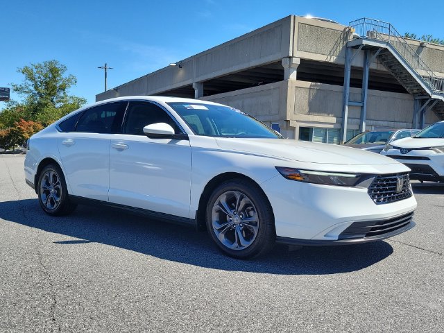 Used 2024 Honda Accord EX image 3