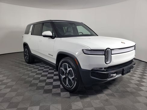 Used 2024 Rivian R1S Adventure AWD/4WD image 7