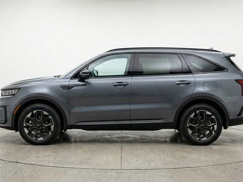 Used 2024 Kia Sorento S image 5