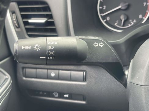 Used 2025 Nissan Rogue SV FWD image 21