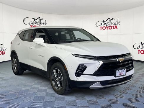 Used 2024 Chevrolet Blazer LT image 3
