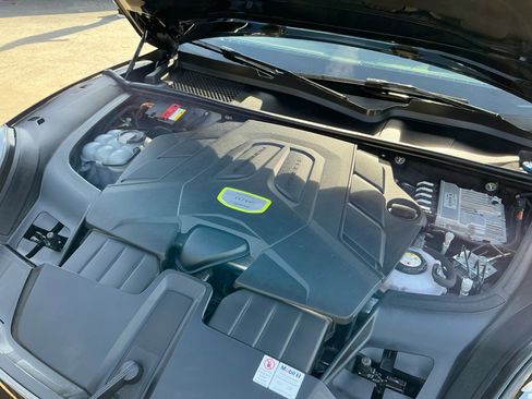 Used 2020 Porsche Cayenne E-Hybrid image 25