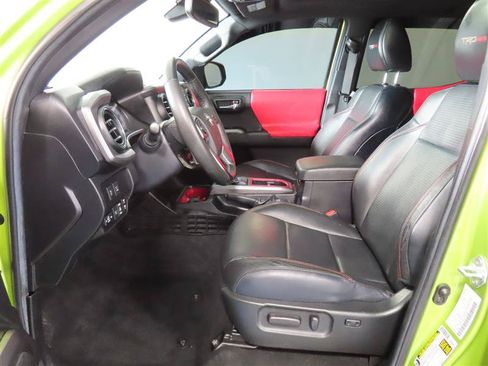 Used 2022 Toyota Tacoma TRD Pro AWD/4WD image 16