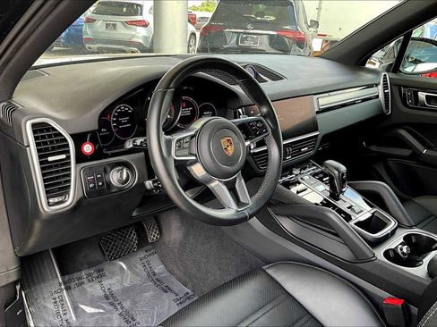 Used 2023 Porsche Cayenne image 29
