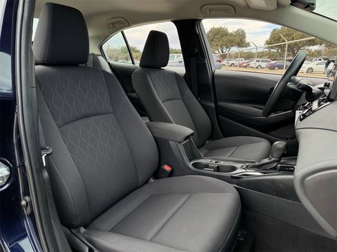 Used 2024 Toyota Corolla LE image 33