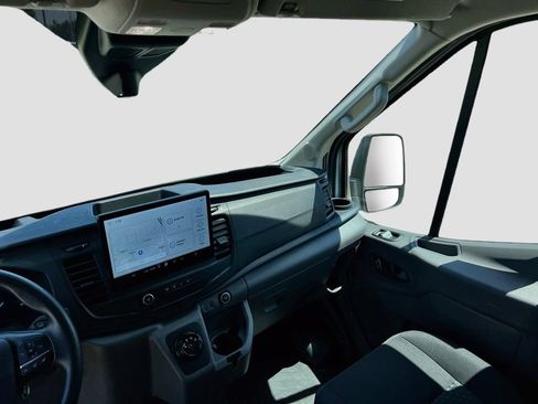 Used 2022 Ford E-Transit 148 High Roof Extended RWD image 22