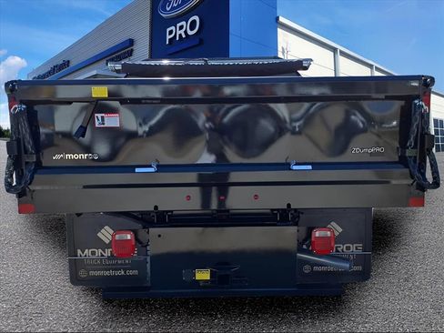 New 2025 Ford F550 4x4 Regular Cab Super Duty image 18