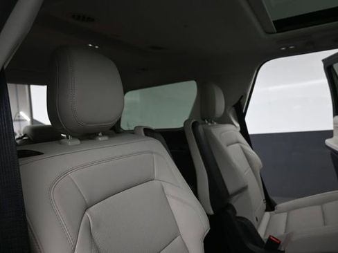 Certified 2025 Lincoln Navigator Reserve AWD/4WD image 29