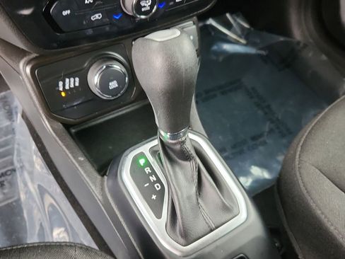 Used 2021 Jeep Renegade Latitude w/ Convenience Group image 24