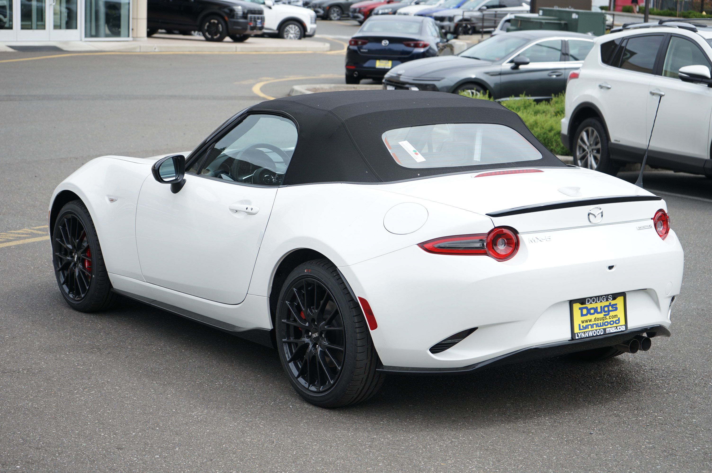 New 2026 MAZDA MX-5 Miata Club w/ Interior Package RWD image 6