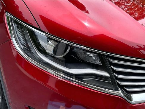 Used 2018 Lincoln MKX Reserve w/ Driver Assistance Package FWD image 28