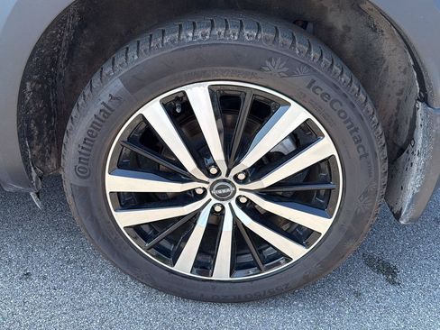 Used 2023 Nissan Pathfinder Platinum AWD/4WD image 17