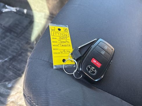 Used 2024 Toyota Tacoma SR image 29