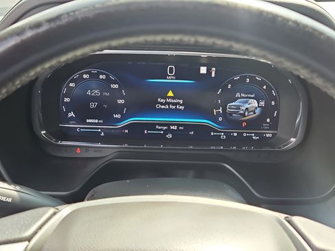 Used 2022 Chevrolet Suburban LT AWD/4WD image 24