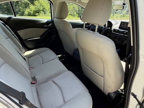 Used 2015 MAZDA MAZDA3 i Sport FWD image 16