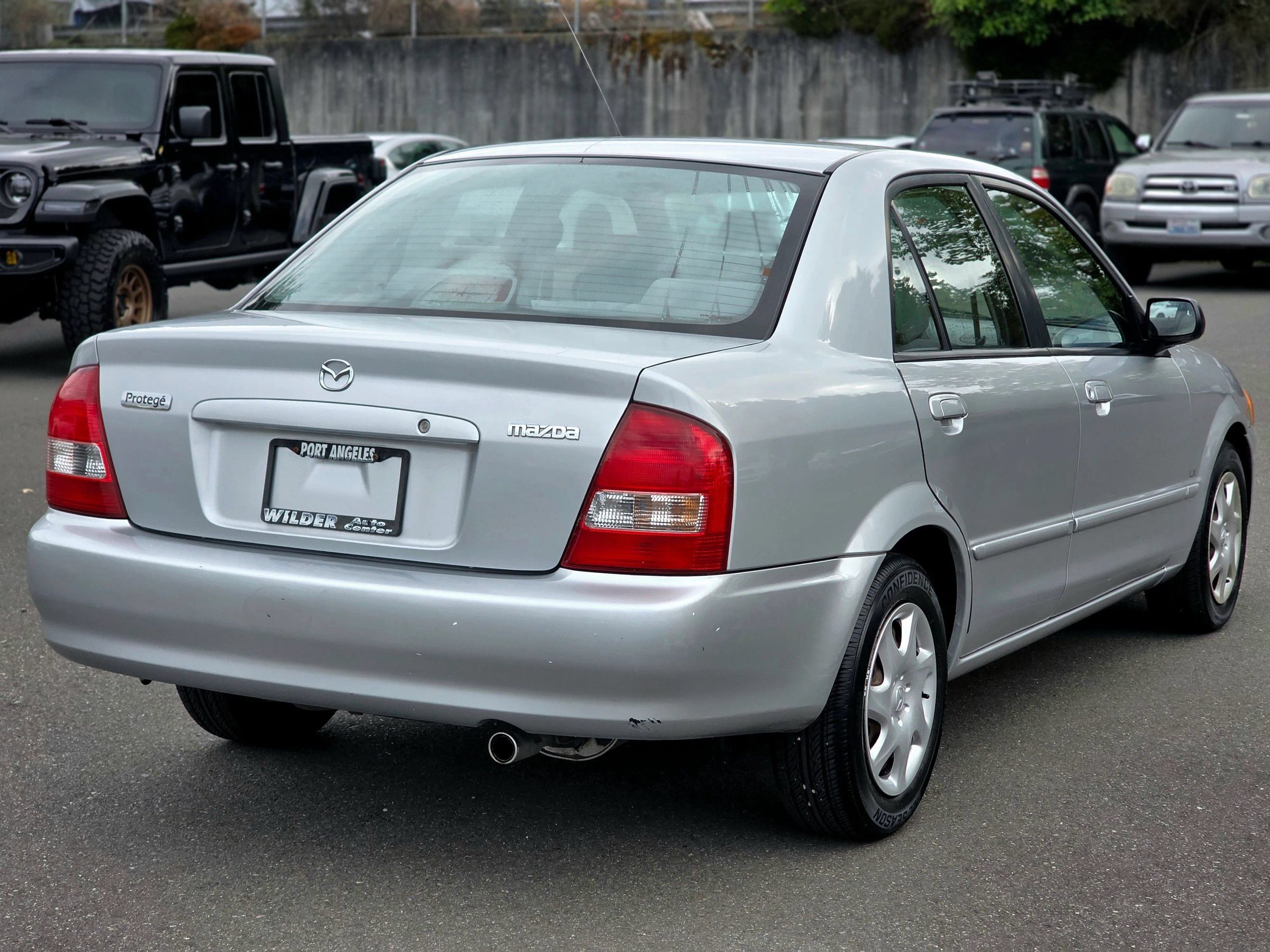 Used 1999 MAZDA Protege FWD image 11