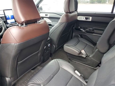 Certified 2022 Ford Explorer Platinum w/ Equipment Group 601A image 33