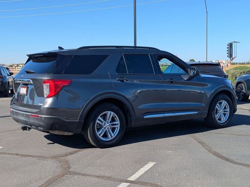 Used 2020 Ford Explorer XLT image 6