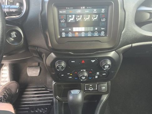 Certified 2020 Jeep Renegade Altitude FWD image 16