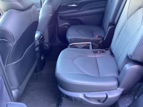 New 2026 Toyota Grand Highlander Platinum image 25