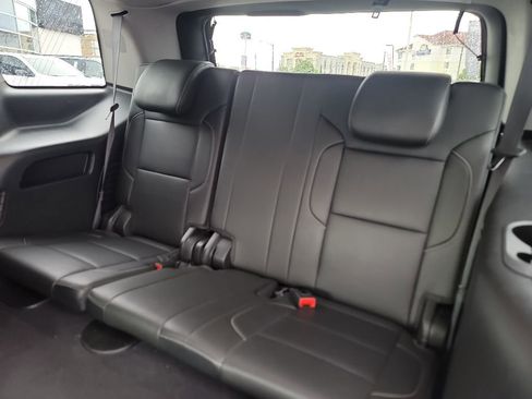 Used 2019 Chevrolet Tahoe Premier AWD/4WD image 12