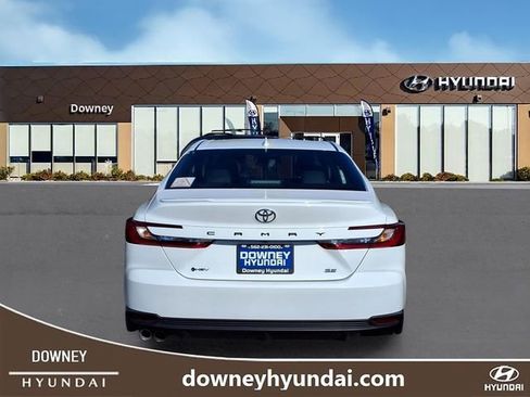 Used 2025 Toyota Camry SE FWD image 5
