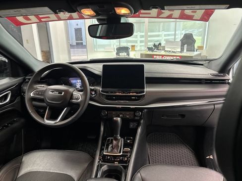 Used 2024 Jeep Compass Trailhawk AWD/4WD image 13