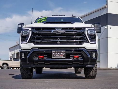Used 2025 Chevrolet Silverado 3500 LT w/ Trail Boss Package AWD/4WD image 33