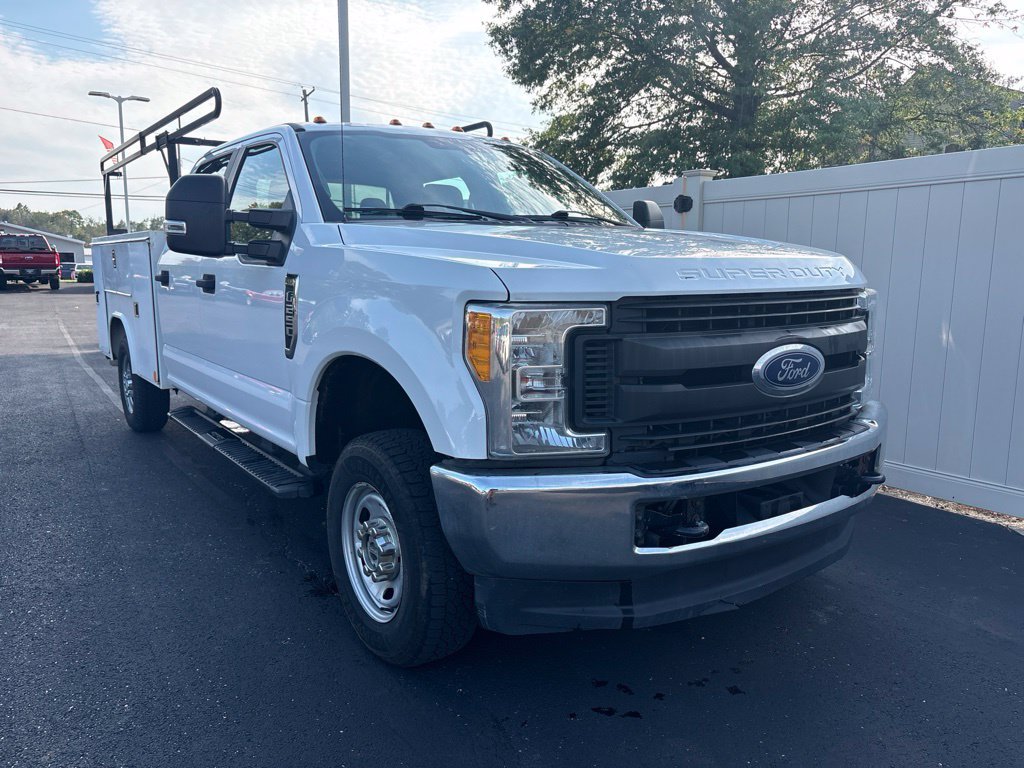 Used 2017 Ford F250 XL w/ Power Equipment Group AWD/4WD image 2