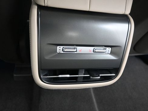 Used 2024 Lincoln Nautilus Reserve w/ Equipment Group 202A image 13