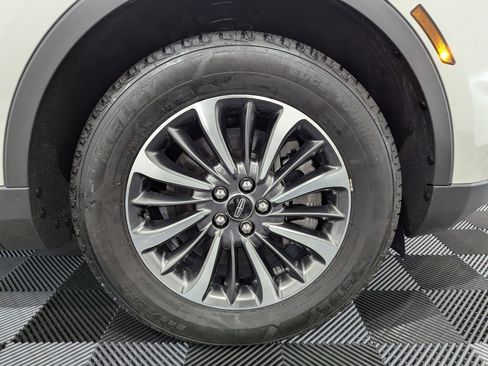 Used 2023 Lincoln Nautilus AWD w/ Premium Package image 6