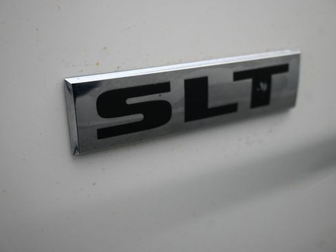 Used 2022 RAM 1500 Classic SLT w/ Protection Group AWD/4WD image 25