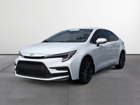 Certified 2025 Toyota Corolla SE FWD image 2
