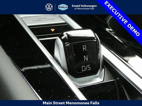 New 2025 Volkswagen Atlas Cross Sport SEL R-Line image 19