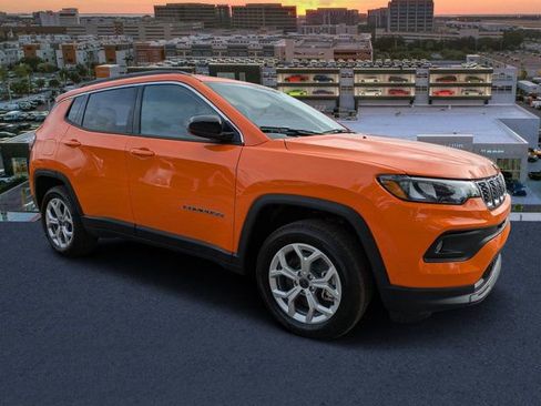 New 2026 Jeep Compass Latitude AWD/4WD image 1