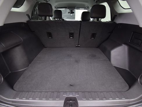 Used 2024 GMC Terrain SLT image 28