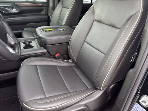 Used 2024 Chevrolet Tahoe Premier w/ Premium Package AWD/4WD image 11