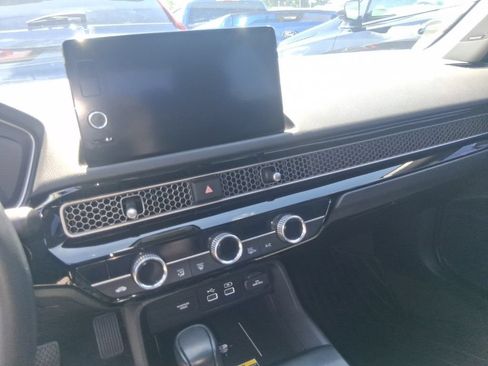 Used 2022 Honda Civic Touring image 10