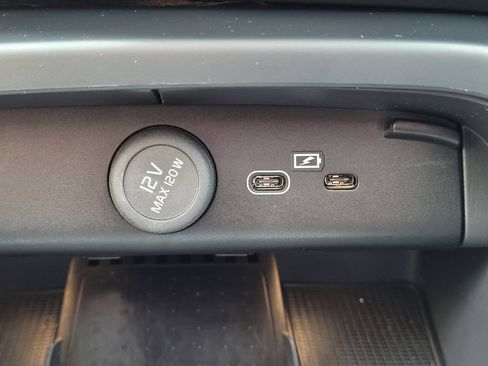 Used 2023 Volvo C40 P8 Recharge Plus AWD/4WD image 14