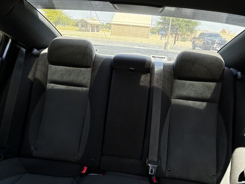 Used 2018 Dodge Charger SXT RWD image 13
