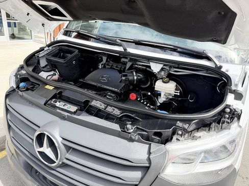 Used 2023 Mercedes-Benz Sprinter 2500 w/ Parking Package image 27