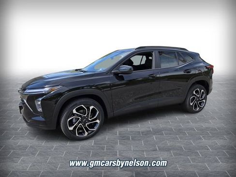 New 2026 Chevrolet Trax RS w/ Sunroof Package FWD image 3